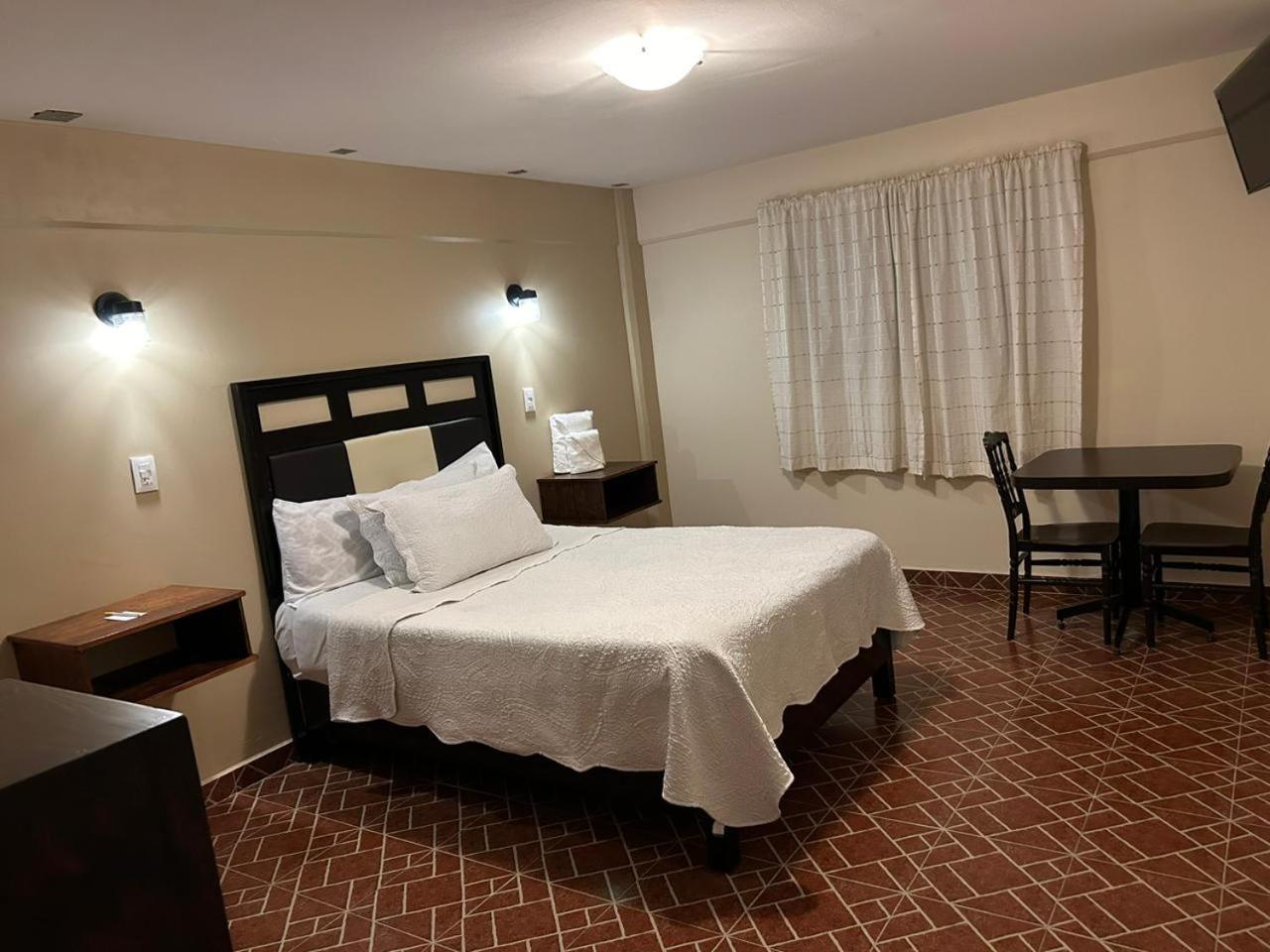 Hotel Gold El Oro de Hidalgo Extérieur photo